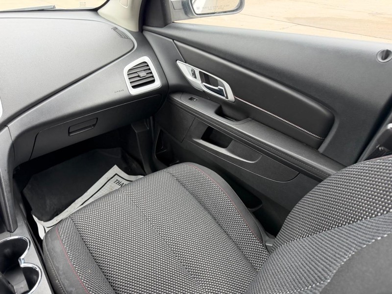 GMC Terrain Vehicle Full-screen Gallery Image 15