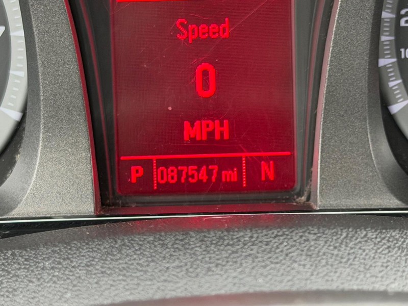 GMC Terrain Vehicle Full-screen Gallery Image 18