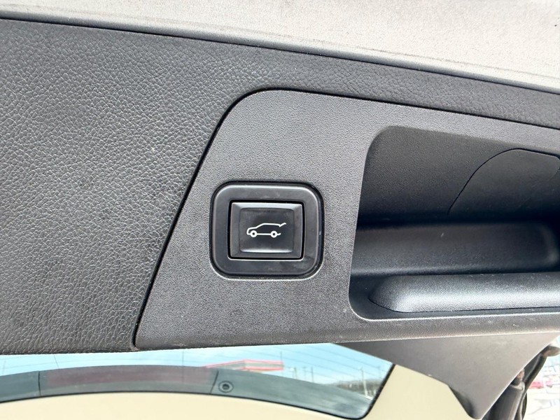 Buick Envision Vehicle Full-screen Gallery Image 6