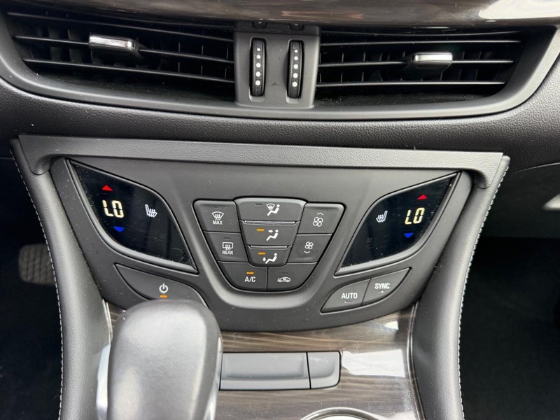 Buick Envision Vehicle Full-screen Gallery Image 15