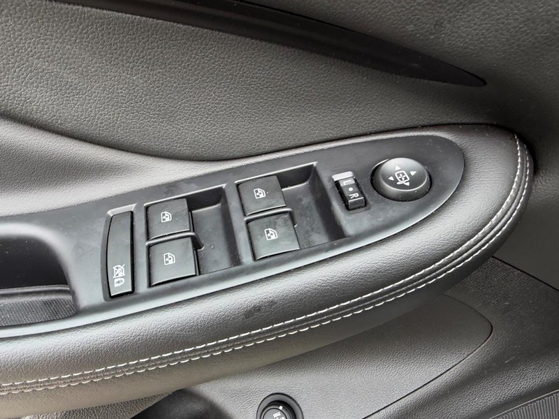 Buick Envision Vehicle Full-screen Gallery Image 18