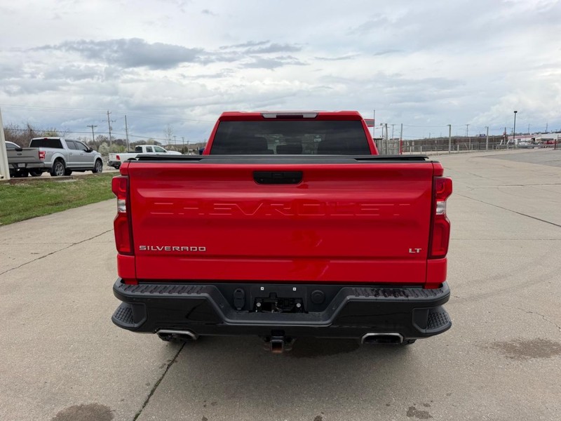 Chevrolet Silverado 1500 Vehicle Full-screen Gallery Image 4