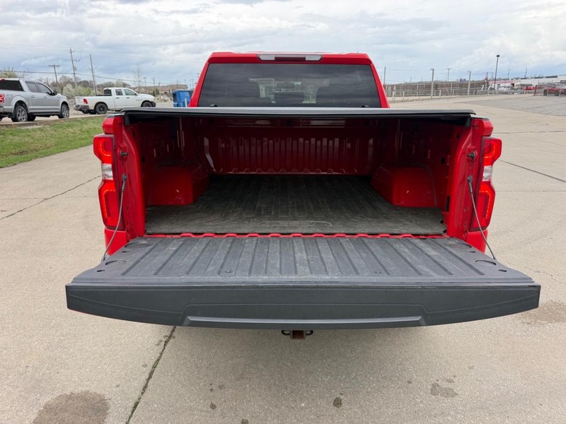 Chevrolet Silverado 1500 Vehicle Full-screen Gallery Image 5