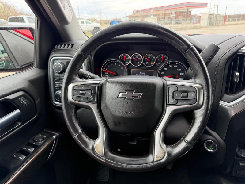 Chevrolet Silverado 1500 Vehicle Full-screen Gallery Image 9