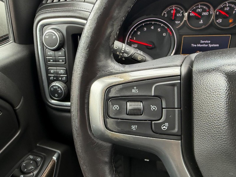 Chevrolet Silverado 1500 Vehicle Full-screen Gallery Image 10