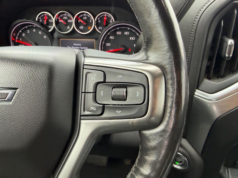 Chevrolet Silverado 1500 Vehicle Full-screen Gallery Image 11