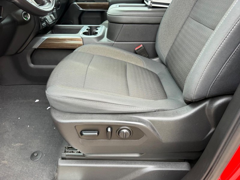 Chevrolet Silverado 1500 Vehicle Full-screen Gallery Image 16