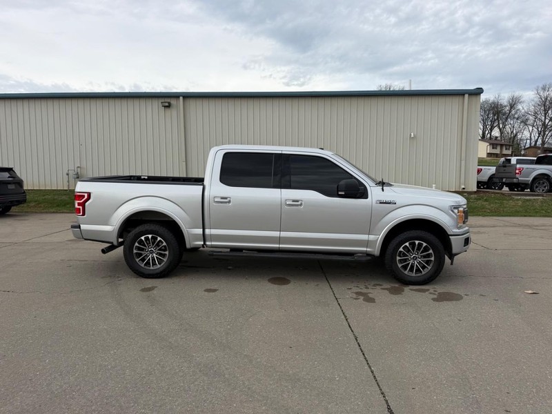 Ford F-150 Vehicle Full-screen Gallery Image 2