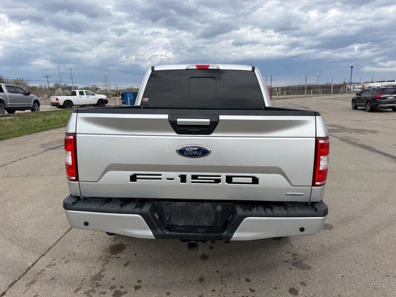 Ford F-150 Vehicle Full-screen Gallery Image 4