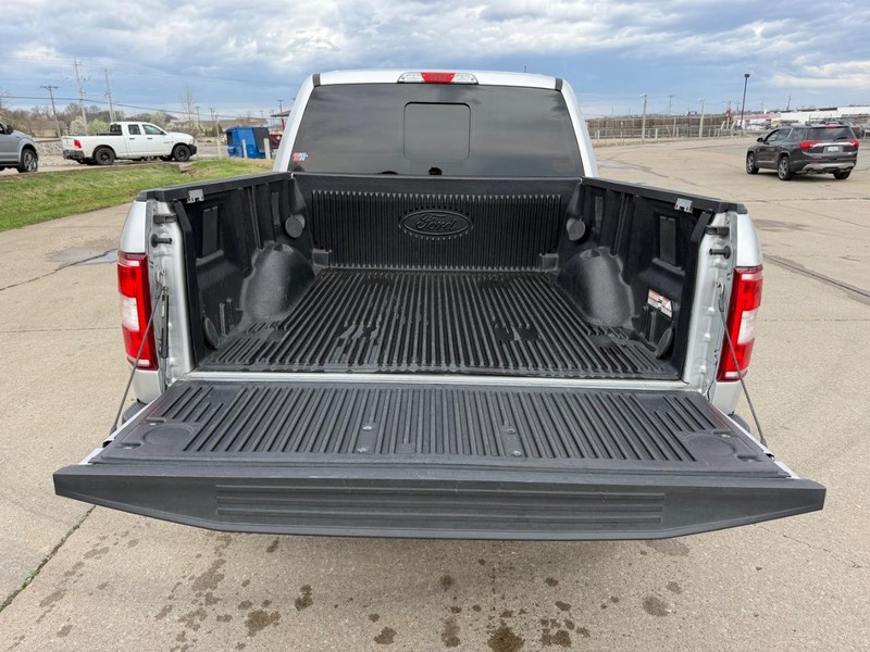 Ford F-150 Vehicle Full-screen Gallery Image 5