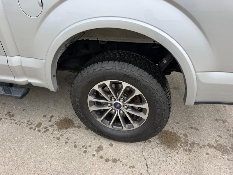 Ford F-150 Vehicle Full-screen Gallery Image 6