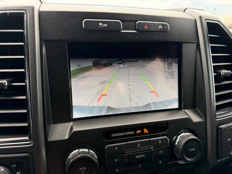 Ford F-150 Vehicle Full-screen Gallery Image 19