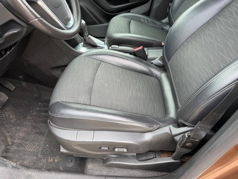 Buick Encore Vehicle Full-screen Gallery Image 18