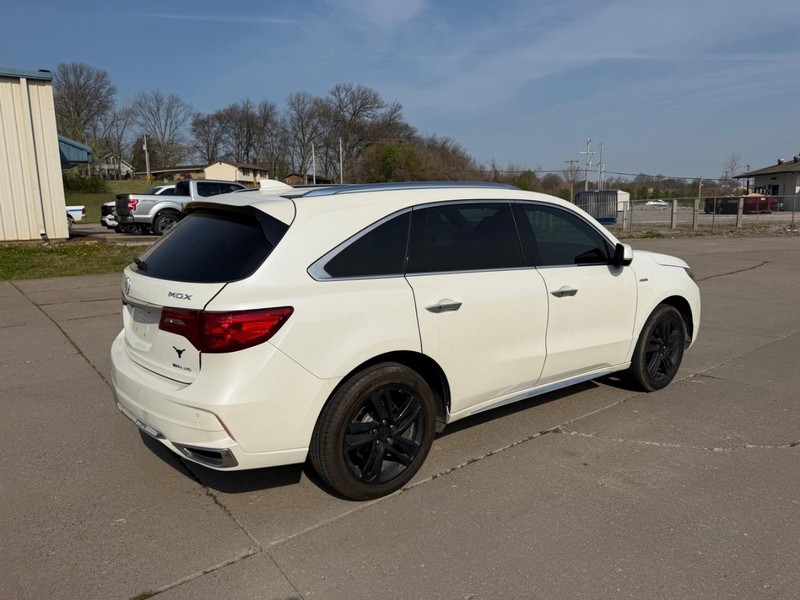 Acura MDX Vehicle Full-screen Gallery Image 3