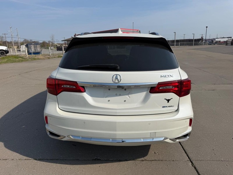 Acura MDX Vehicle Full-screen Gallery Image 4