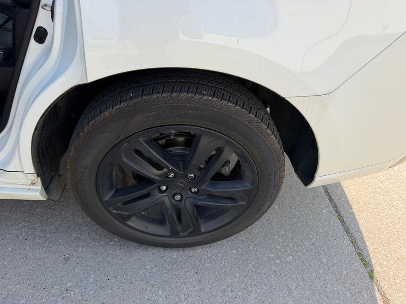 Acura MDX Vehicle Full-screen Gallery Image 5