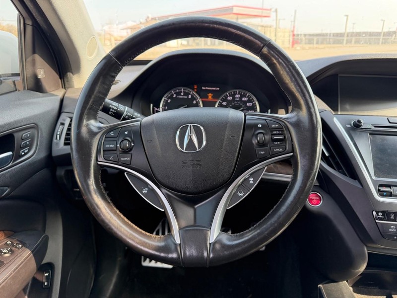 Acura MDX Vehicle Full-screen Gallery Image 10