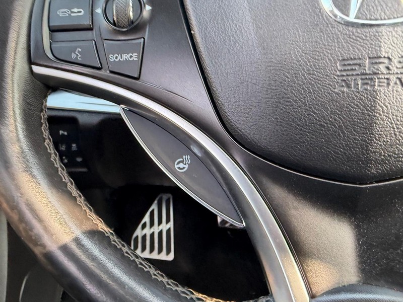 Acura MDX Vehicle Full-screen Gallery Image 12