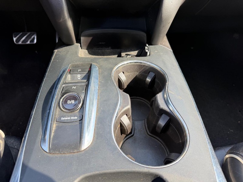 Acura MDX Vehicle Full-screen Gallery Image 17