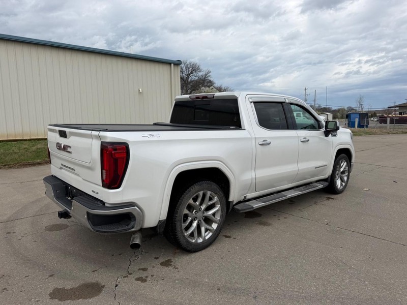 GMC Sierra 1500 Vehicle Full-screen Gallery Image 3