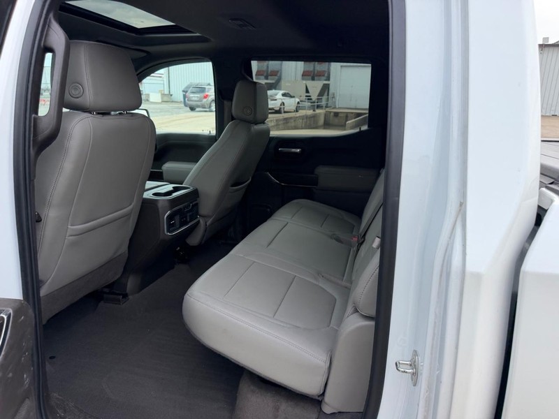 GMC Sierra 1500 Vehicle Full-screen Gallery Image 7