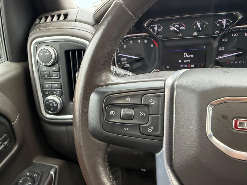 GMC Sierra 1500 Vehicle Full-screen Gallery Image 11