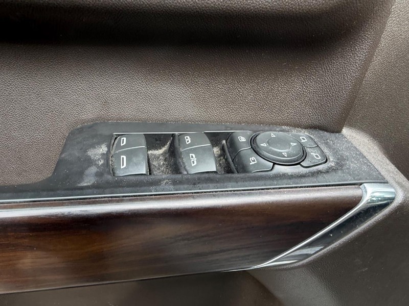 GMC Sierra 1500 Vehicle Full-screen Gallery Image 16