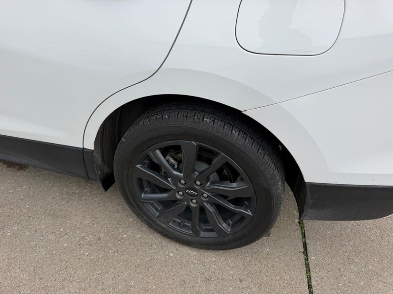 Chevrolet Equinox Vehicle Full-screen Gallery Image 7