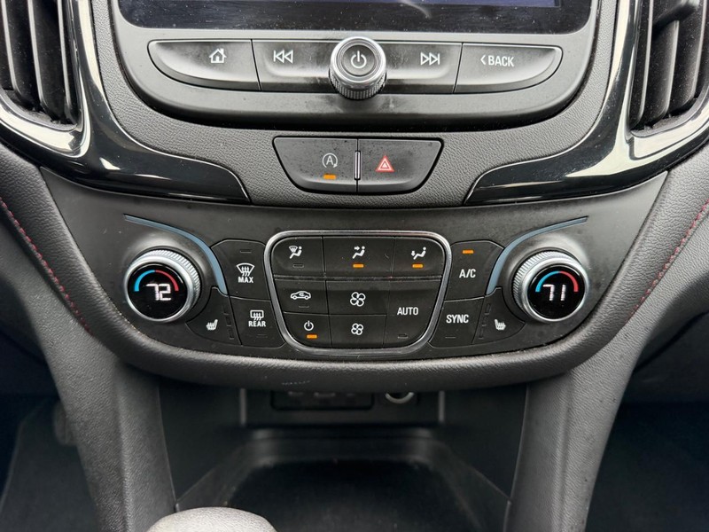 Chevrolet Equinox Vehicle Full-screen Gallery Image 14