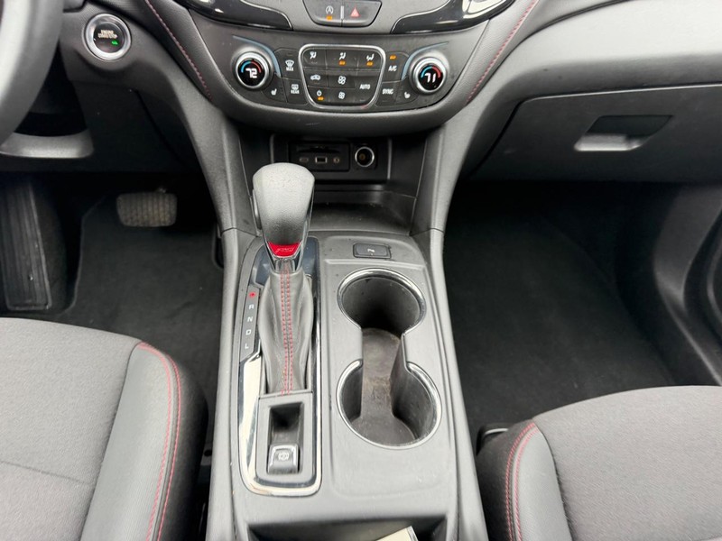 Chevrolet Equinox Vehicle Full-screen Gallery Image 15