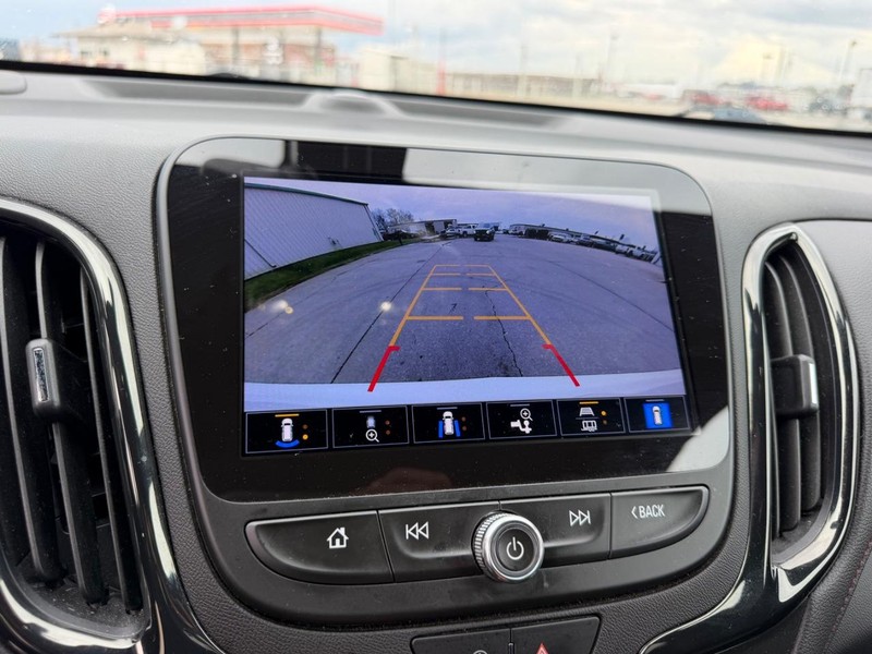 Chevrolet Equinox Vehicle Full-screen Gallery Image 20