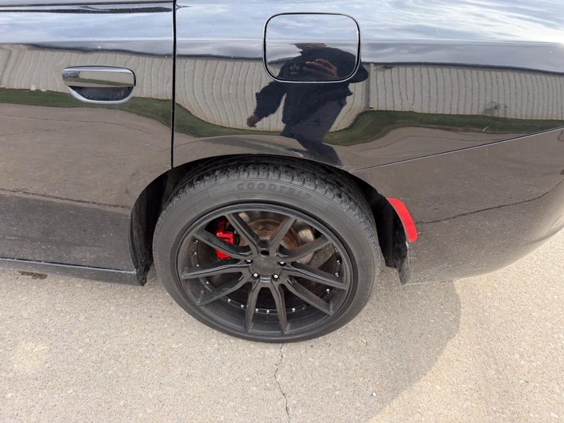 Dodge Charger Vehicle Full-screen Gallery Image 5