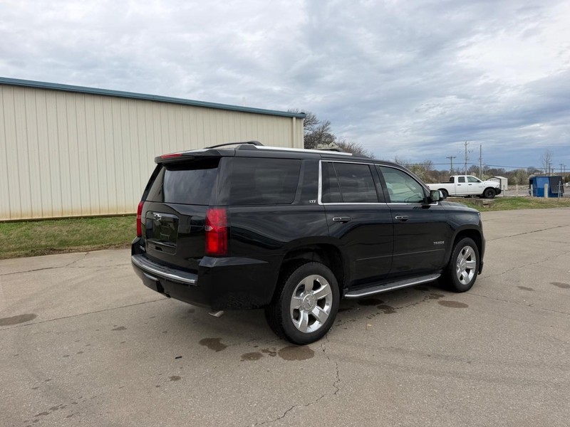 Chevrolet Tahoe Vehicle Full-screen Gallery Image 3