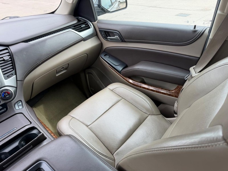 Chevrolet Tahoe Vehicle Full-screen Gallery Image 16