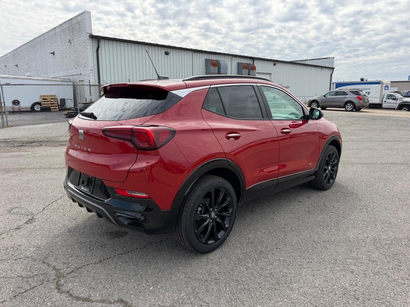 Buick Encore GX Vehicle Full-screen Gallery Image 3