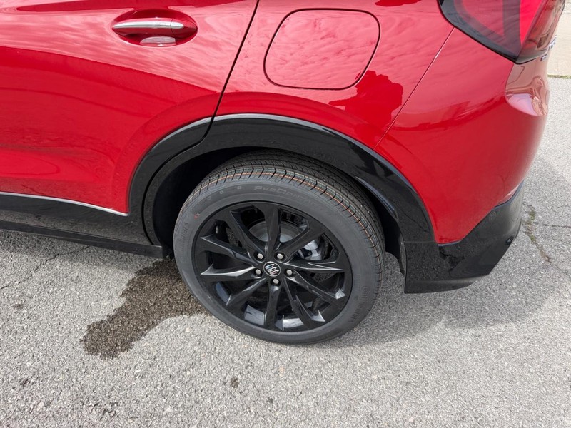 Buick Encore GX Vehicle Full-screen Gallery Image 6