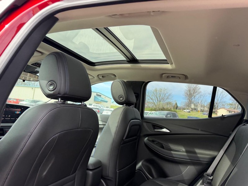 Buick Encore GX Vehicle Full-screen Gallery Image 8