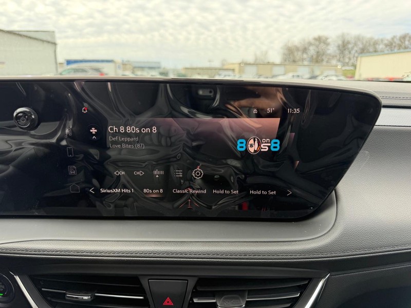 Buick Encore GX Vehicle Full-screen Gallery Image 13