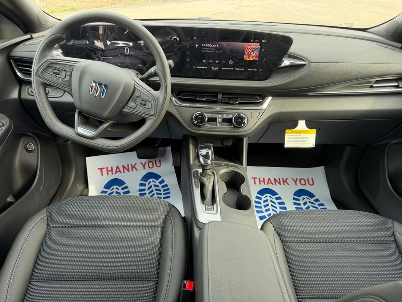 Buick Envista Vehicle Full-screen Gallery Image 9