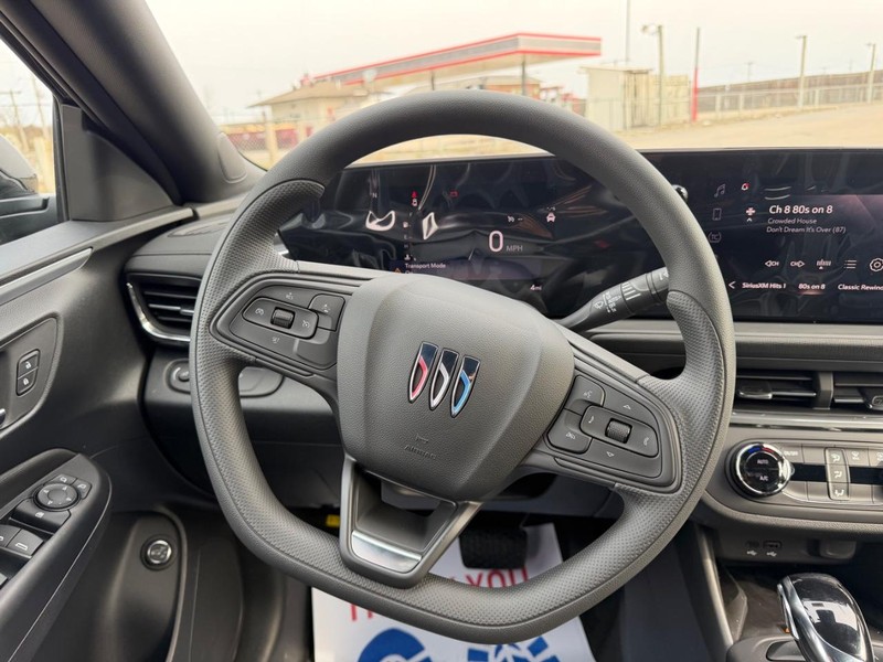 Buick Envista Vehicle Full-screen Gallery Image 10