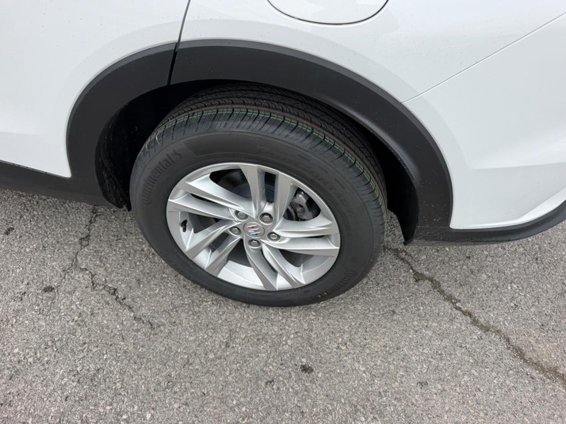 Buick Envista Vehicle Full-screen Gallery Image 7