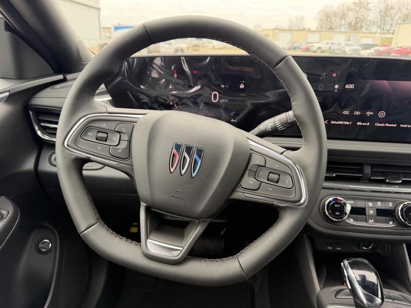 Buick Envista Vehicle Full-screen Gallery Image 10