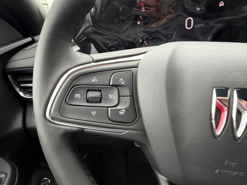 Buick Envista Vehicle Full-screen Gallery Image 11