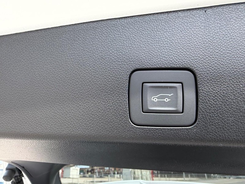 Buick Encore GX Vehicle Full-screen Gallery Image 6