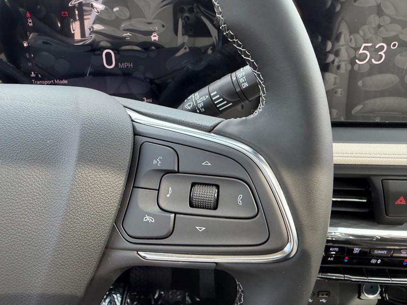 Buick Encore GX Vehicle Full-screen Gallery Image 13