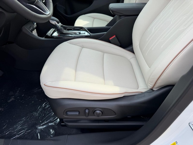 Buick Encore GX Vehicle Full-screen Gallery Image 20