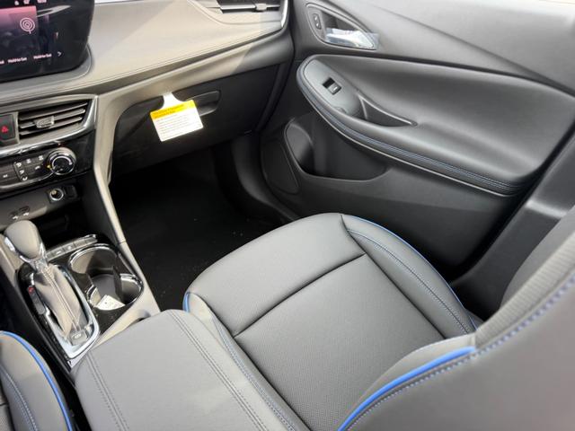 Buick Encore GX Vehicle Full-screen Gallery Image 16