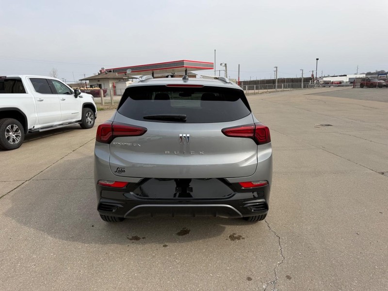 Buick Encore GX Vehicle Full-screen Gallery Image 4