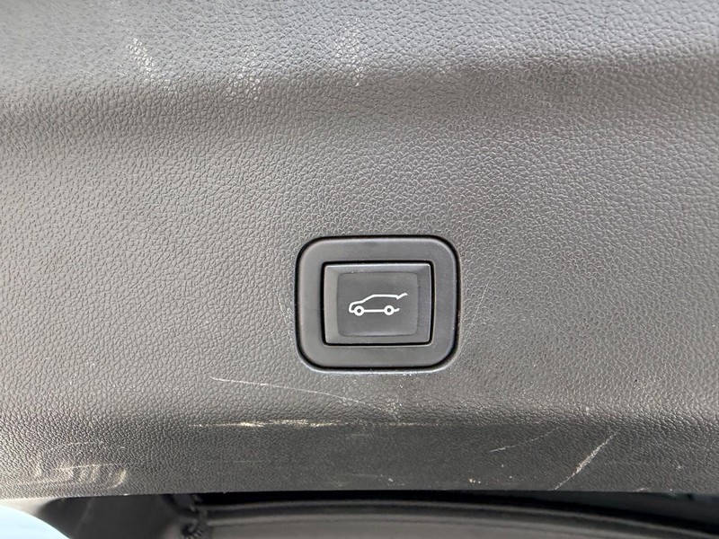 Chevrolet Tahoe Vehicle Full-screen Gallery Image 5