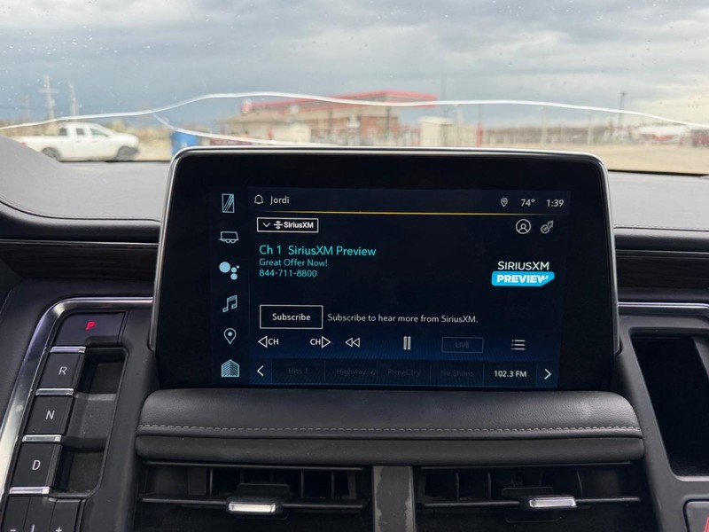 Chevrolet Tahoe Vehicle Full-screen Gallery Image 16